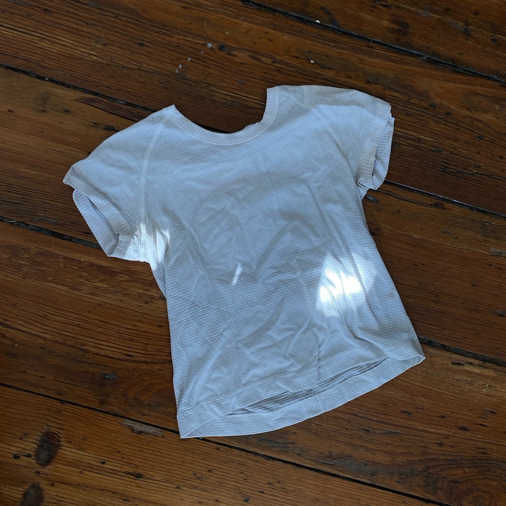 Lululemon white cropped swiftly tee